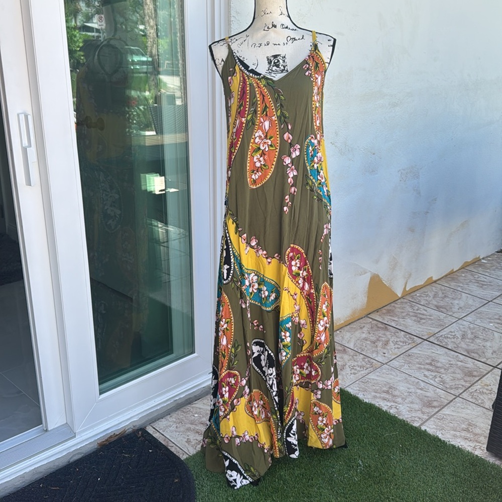 Vince Camuto  Floral Paisley Maxi Dress - Multicolor